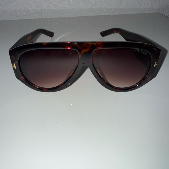 Tom ford women's Tortoiseshell Oversized Sunglasses - Dark Brown Lenses - Picture 2 of 4